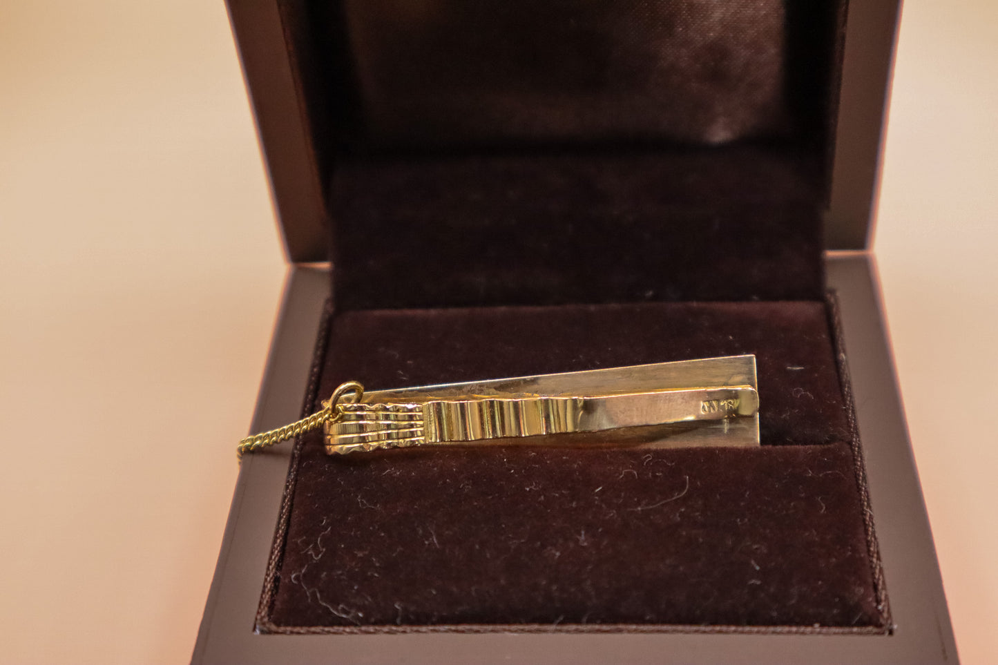 Vintage 18K Yellow Gold Tie Clip with Elegant Flower Design