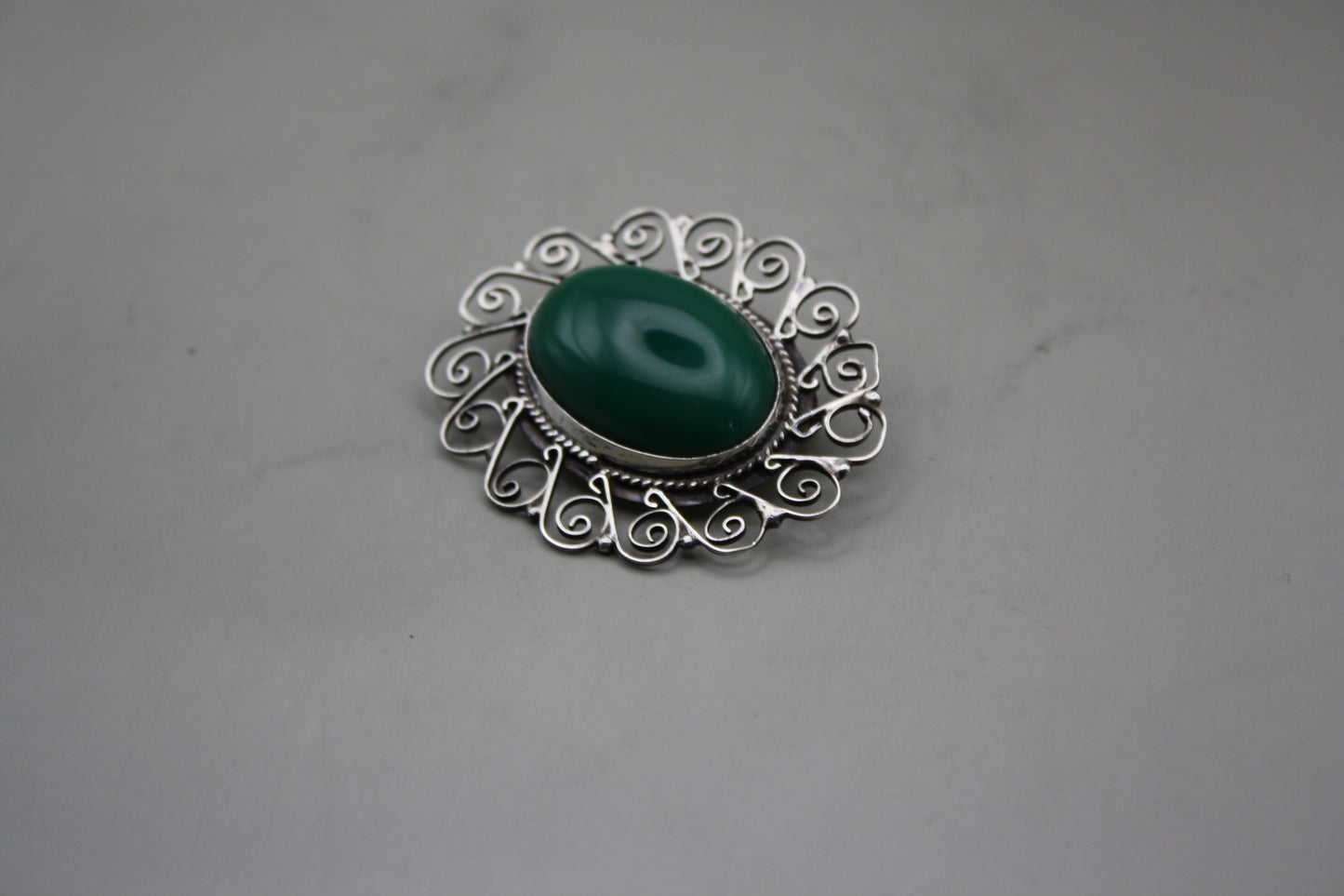 Large Vintage Mexican Sterling Silver Green Onyx Brooch/Pendant with Filigree Design