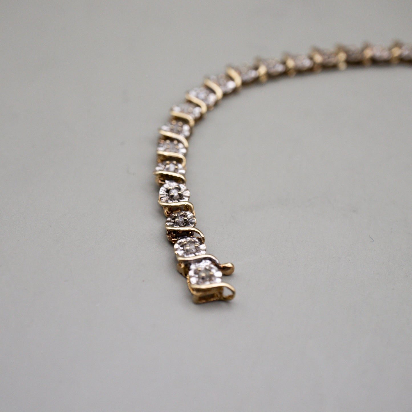 Vintage 10K Yellow Gold Diamond Tennis Bracelet - Illusion Setting