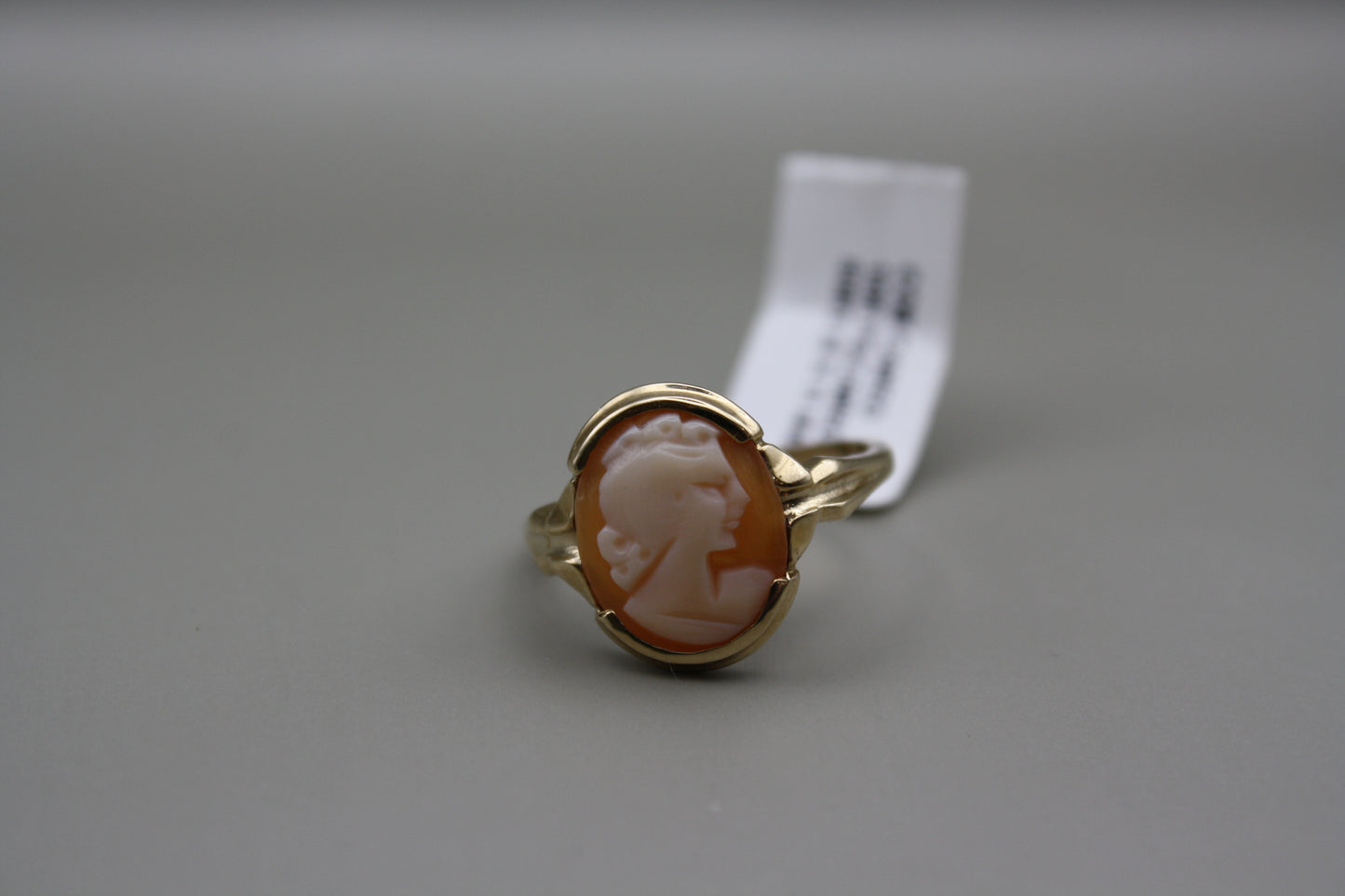 Vintage Harmony 10K Yellow Gold Shell Cameo Ring - Pristine Condition