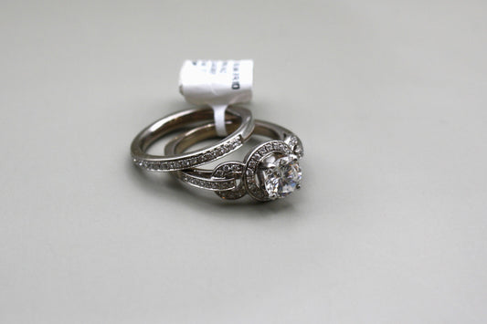 Valina Bridal Set - 14K White Gold Halo Engagement Ring and Wedding Band