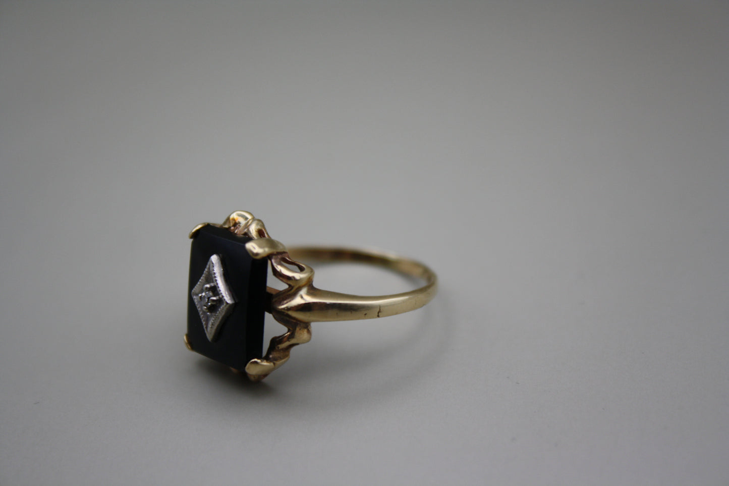 Antique Gold Ring Black Onyx & Diamond Accent