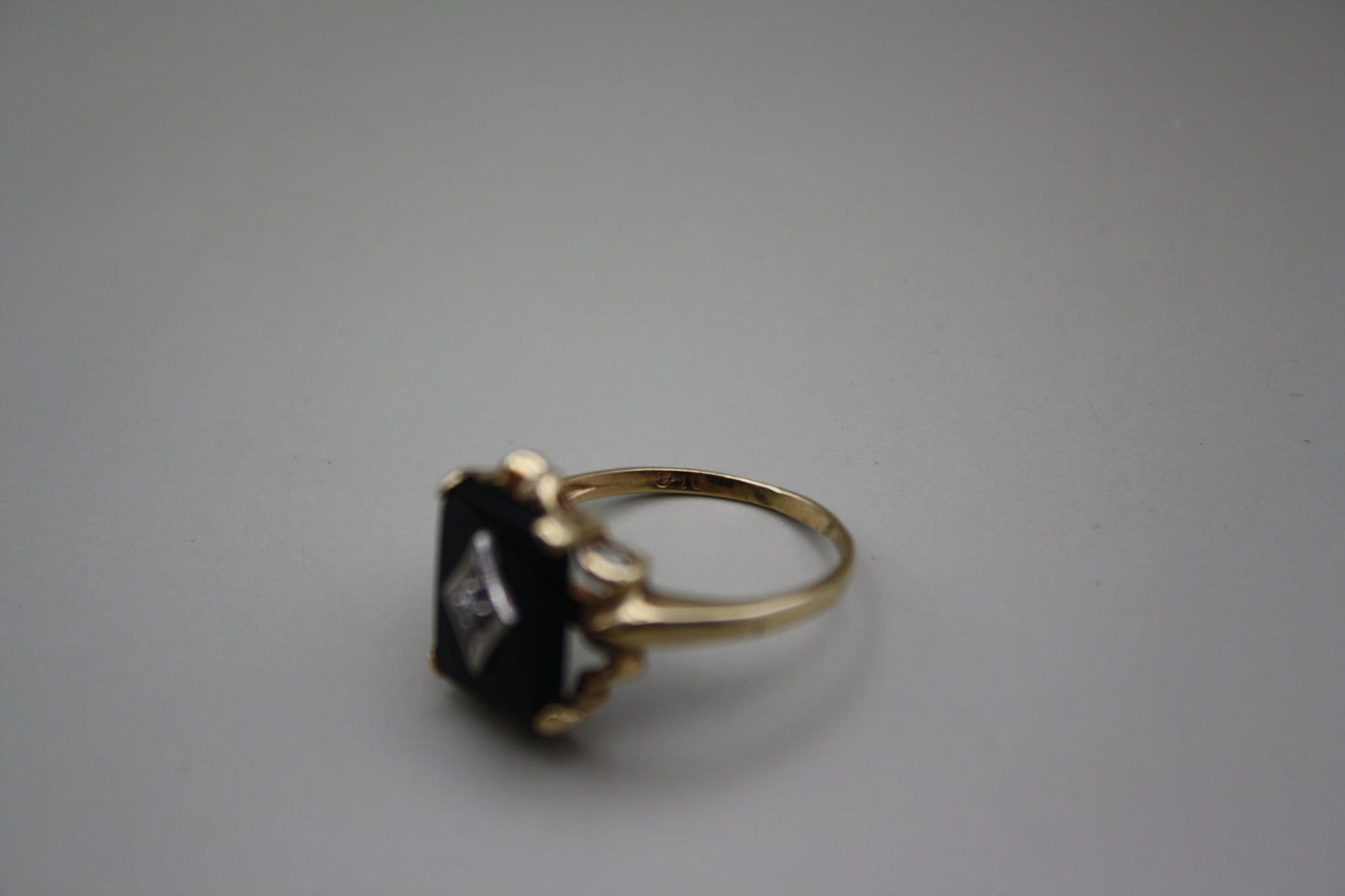 Antique Gold Ring Black Onyx & Diamond Accent