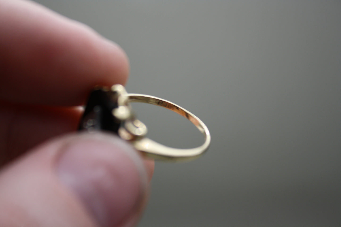 Antique Gold Ring Black Onyx & Diamond Accent