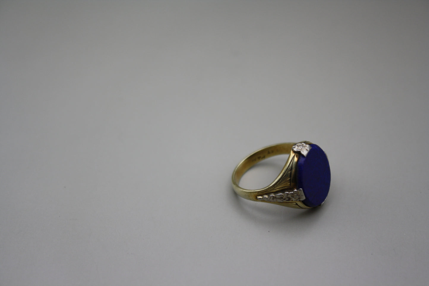 14K Yellow Gold Lapis Lazuli Signet Ring with White Gold Floral Accents