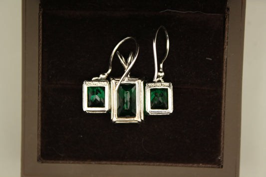 Elegant Sterling Silver Green Emerald Pendant with Nano Diamond Accent