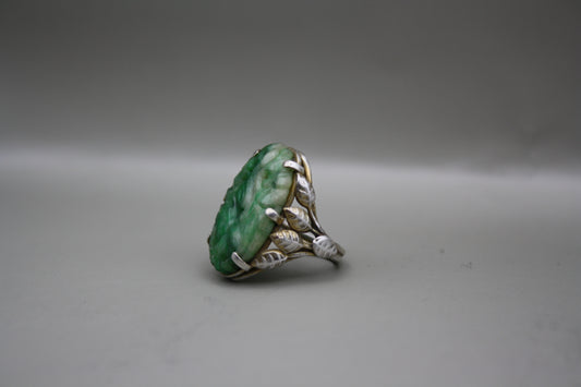 Antique Carved Jadeite Sterling Silver Ring with Intricate Leaf and Vine Motif