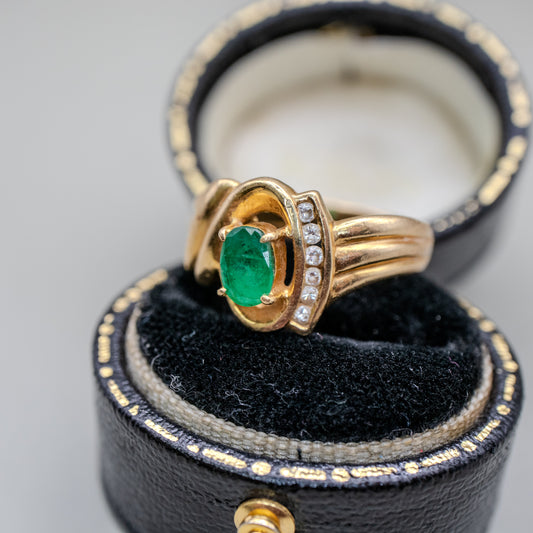 Vintage 18K Yellow Gold Emerald and Diamond Ring