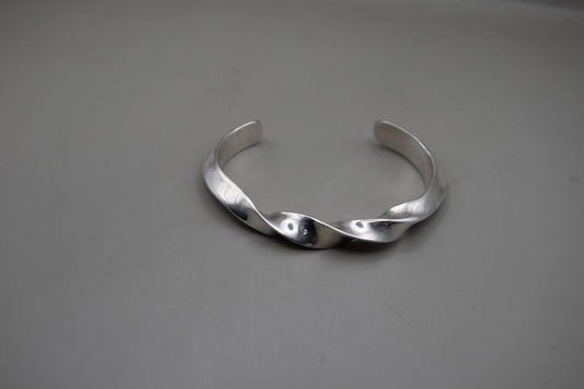 Native American Sterling Silver Twist Open Bangle